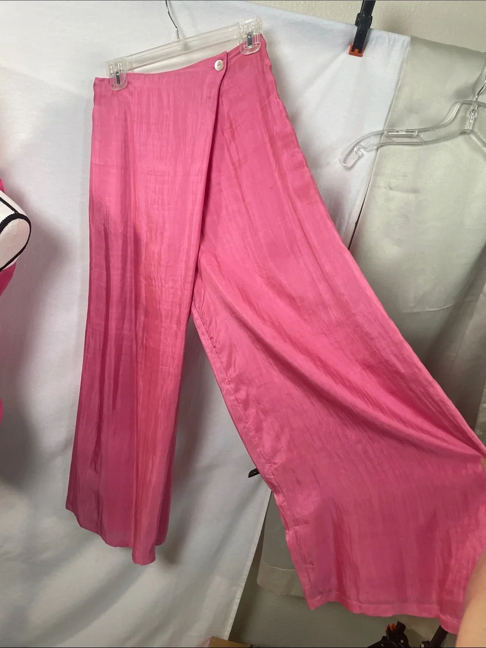 100 % silk 3 pc ruffle Sabina Bach  Palm Desert CA dress bell sleeve tank pants